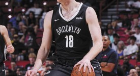 篮网尤里-科林斯加盟两天被裁：保障金背后引援策略审慎调整